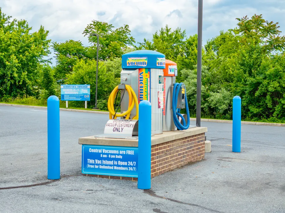 Vacuum island at Woodstock Car Wash, open 24/7 with free central vacuums
